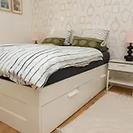 Go By Olympic Gardens Apartman *