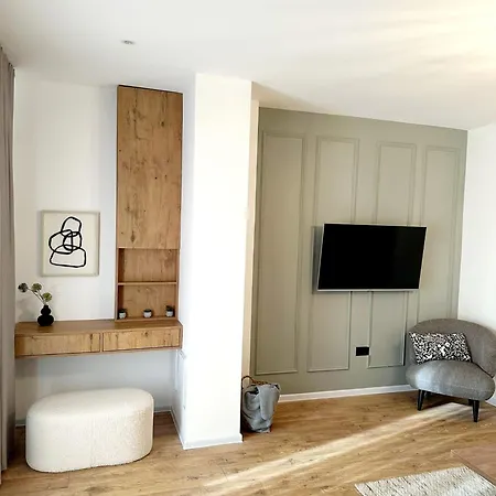 Apartment Go By Olympic Gardens *