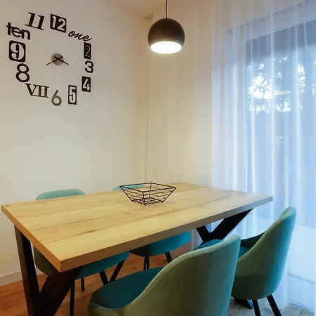 Apartman Go By Olympic Gardens *